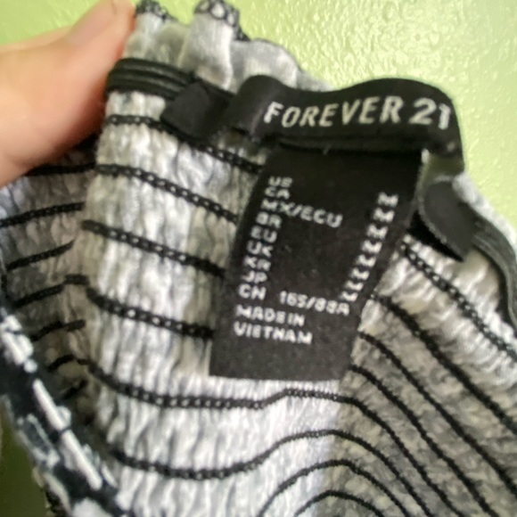 Forever 21 Croptop - Picture 3 of 3